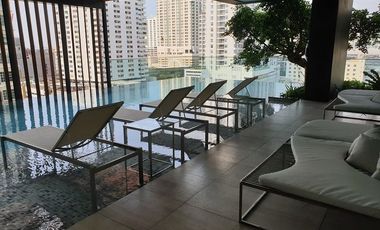 High-floor unit, beautifully decorated, best value. Condo for sale at The Line ----------i by Sansiri. Only 220 meters to BTS Ratchathewi
