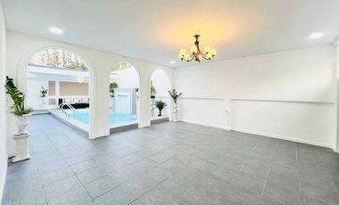 Modern Pool Villa For Sale In Pattaya