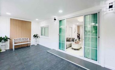 Modern Pool Villa For Sale In Pattaya