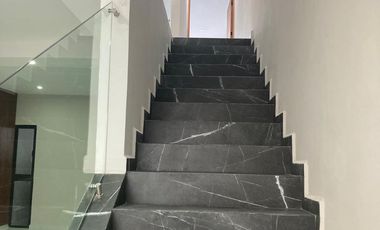 Casa nueva con 3 recámaras y alberca en Boca del Río