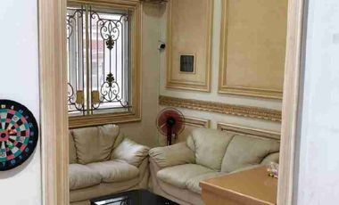 Rumah Mewah 3 Lantai Jakarta Barat