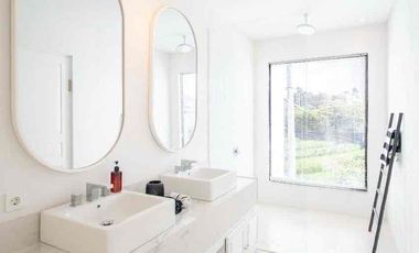 Vila Modern dengan Full Furnish Plus Ruang Biliar