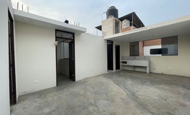 Casa de 3 Niveles de 6 Dorm. + Local Comercial - Urb. Sagitario