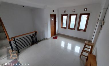 RUMAH BAGUS DI SAYAP DAGO BANDUNG 4 Kamar Tidur, 5 Kamar Mandi, Harga Rp2,8 Miliar Nego