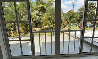 VENTA CASA VERSALLES FLORIDABLANCA 140 M