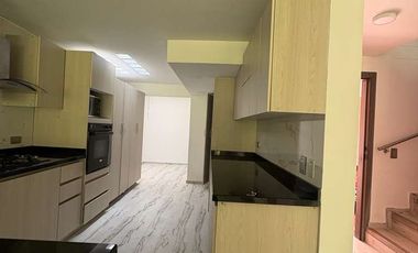 VENTA CASA VERSALLES FLORIDABLANCA 140 M