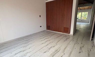 VENTA CASA VERSALLES FLORIDABLANCA 140 M
