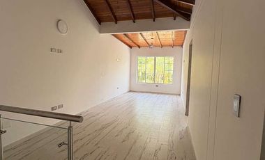 VENTA CASA VERSALLES FLORIDABLANCA 140 M