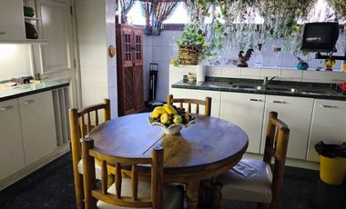 DEPTO. ALTA GAMA 349 M2, AV. KENNEDY, VITACURA (C/NAVIDAD), FRENTE CLUB DE GOLF LOS LEONES, 3D, 4B, ESCRITORIO, SALA JUEGOS, 2 ESTAC, BODEGA Y PISCINA