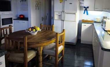 DEPTO. ALTA GAMA 349 M2, AV. KENNEDY, VITACURA (C/NAVIDAD), FRENTE CLUB DE GOLF LOS LEONES, 3D, 4B, ESCRITORIO, SALA JUEGOS, 2 ESTAC, BODEGA Y PISCINA