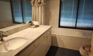 DEPTO. ALTA GAMA 349 M2, AV. KENNEDY, VITACURA (C/NAVIDAD), FRENTE CLUB DE GOLF LOS LEONES, 3D, 4B, ESCRITORIO, SALA JUEGOS, 2 ESTAC, BODEGA Y PISCINA