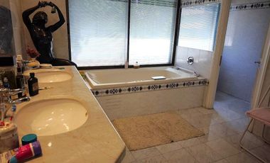 DEPTO. ALTA GAMA 349 M2, AV. KENNEDY, VITACURA (C/NAVIDAD), FRENTE CLUB DE GOLF LOS LEONES, 3D, 4B, ESCRITORIO, SALA JUEGOS, 2 ESTAC, BODEGA Y PISCINA