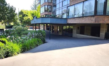 DEPTO. ALTA GAMA 349 M2, AV. KENNEDY, VITACURA (C/NAVIDAD), FRENTE CLUB DE GOLF LOS LEONES, 3D, 4B, ESCRITORIO, SALA JUEGOS, 2 ESTAC, BODEGA Y PISCINA