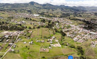 En venta terreno grande sector Menfis a pocos minutos del centro de Loja