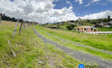 En venta terreno grande sector Menfis a pocos minutos del centro de Loja