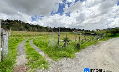 En venta terreno grande sector Menfis a pocos minutos del centro de Loja