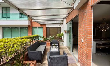 Extraordinaria casa con 202 m2, 4 Alcobas, estudio y garaje privado en Alcaravan Conjunto Cerrado. Pinares. Pereira - Colombia.