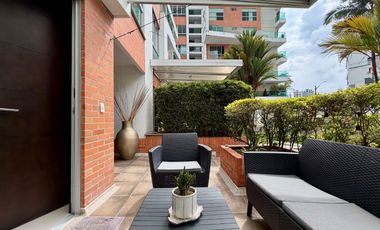 Extraordinaria casa con 202 m2, 4 Alcobas, estudio y garaje privado en Alcaravan Conjunto Cerrado. Pinares. Pereira - Colombia.