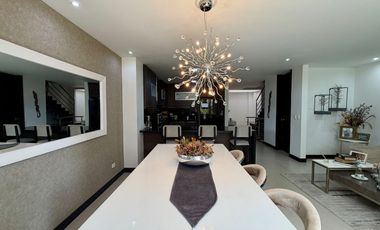 Extraordinaria casa con 202 m2, 4 Alcobas, estudio y garaje privado en Alcaravan Conjunto Cerrado. Pinares. Pereira - Colombia.
