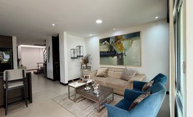 Extraordinaria casa con 202 m2, 4 Alcobas, estudio y garaje privado en Alcaravan Conjunto Cerrado. Pinares. Pereira - Colombia.