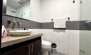 Extraordinaria casa con 202 m2, 4 Alcobas, estudio y garaje privado en Alcaravan Conjunto Cerrado. Pinares. Pereira - Colombia.