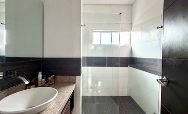 Extraordinaria casa con 202 m2, 4 Alcobas, estudio y garaje privado en Alcaravan Conjunto Cerrado. Pinares. Pereira - Colombia.