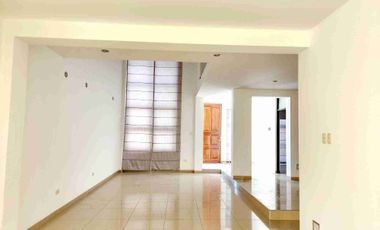 ALQUILO CASA COMPLETA EN CONDOMINIO