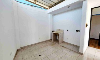 ALQUILO CASA COMPLETA EN CONDOMINIO