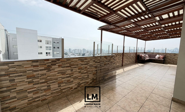 SE VENDE LINDO DUPLEX CON TERRAZA BBQ, 3 DORMITORIOS CON COCHERA EN SURQUILLO, LIMITE CON MIRAFLORES