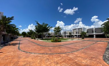 Townhouse en Renta en Privada Luana, Santa Gertrudis Copo, cerca de La Isla