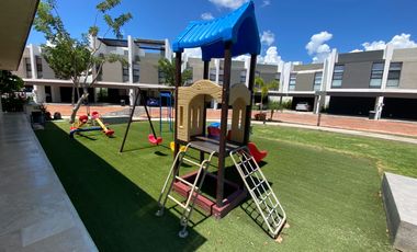Townhouse en Renta en Privada Luana, Santa Gertrudis Copo, cerca de La Isla