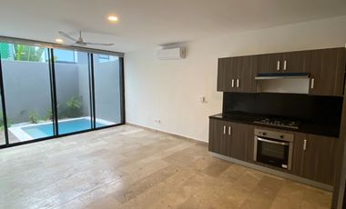 Townhouse en Renta en Privada Luana, Santa Gertrudis Copo, cerca de La Isla