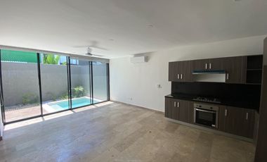 Townhouse en Renta en Privada Luana, Santa Gertrudis Copo, cerca de La Isla