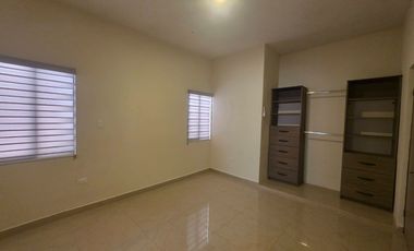SE RENTA CASA VIENNA RESIDENCIAL CERCA PUENTE ZARAGOZA