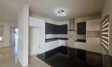 SE RENTA CASA VIENNA RESIDENCIAL CERCA PUENTE ZARAGOZA