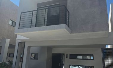 SE RENTA CASA VIENNA RESIDENCIAL CERCA PUENTE ZARAGOZA