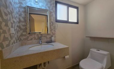 SE RENTA CASA VIENNA RESIDENCIAL CERCA PUENTE ZARAGOZA