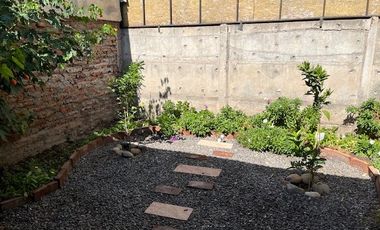 MAIPÚ, CASA EN PASAJE CERRADO, 2 DORM. 1 BAÑO, 1 EST., JARDIN. PRÓXIMA A FUTURA ESTACIÓN DE TREN MELIPILLA - ESTACIÓN CENTRAL.