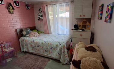 SE VENDE CASA 2D AMPLIOS, 1B, EST. SECTOR QUINTA EL PALACIO LIMACHE