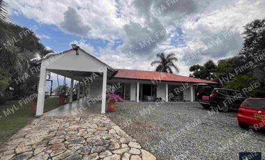 Venta de casa campestre en Condominio, en La Mesa Cundinamarca