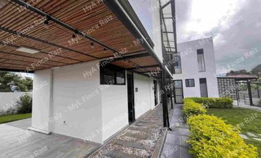 Venta de casa campestre en unidad cerrada en La Mesa Cundinamarca