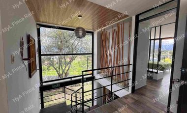 Venta de casa campestre en unidad cerrada en La Mesa Cundinamarca
