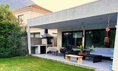 CHAMISERO: AMPLIA CASA CON ORIENTACIÓN NORPONIENTE & FAMILY ROOM | UF 45