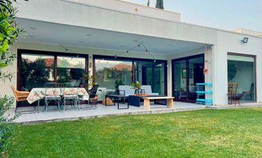 CHAMISERO: AMPLIA CASA CON ORIENTACIÓN NORPONIENTE & FAMILY ROOM | UF 45