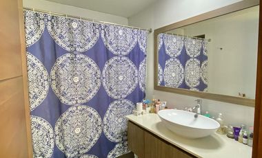 CHAMISERO: AMPLIA CASA CON ORIENTACIÓN NORPONIENTE & FAMILY ROOM | UF 45