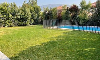 CHAMISERO: AMPLIA CASA CON ORIENTACIÓN NORPONIENTE & FAMILY ROOM | UF 45