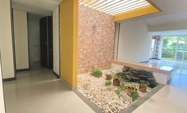Se vende casa de un nivel 378m2.precio de oportunidad