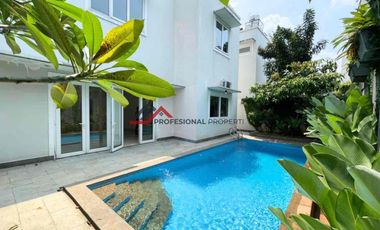 Disewa Rumah bagus private pool dalam town house di kemang jakarta selatan