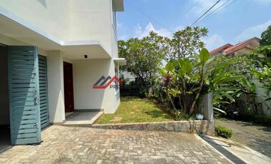 Disewa Rumah bagus private pool dalam town house di kemang jakarta selatan
