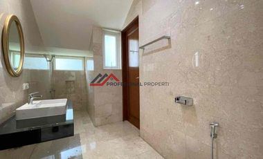 Disewa Rumah bagus private pool dalam town house di kemang jakarta selatan